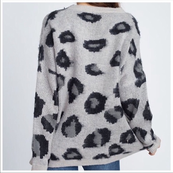 NEW!❗️LAST ONE❗️KALA VELLA GRAY LEOPARD SWEATER - Picture 2 of 2